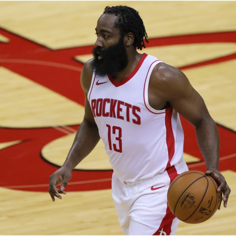 James Harden agredió a uno de sus compañeros tras lanzarle un balonazo