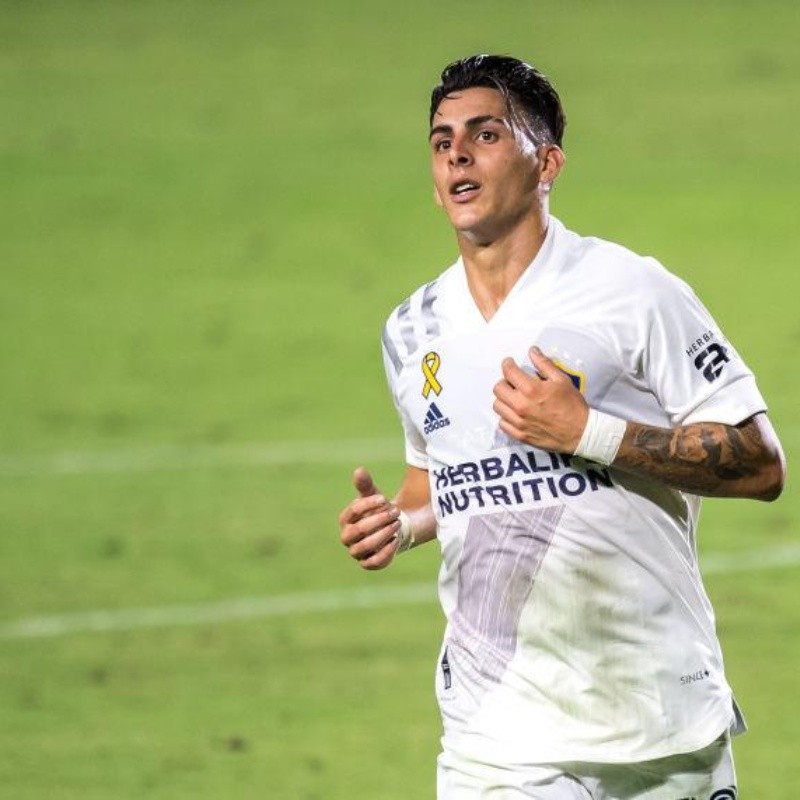 LA Galaxy finalizó las negociaciones con Pavón: debe volver a Boca