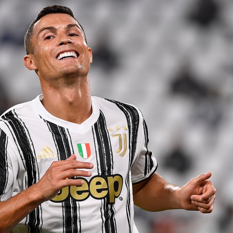 Cristiano Ronaldo desbanca Messi e Ronaldinho e é eleito o melhor jogador do século em Dubai