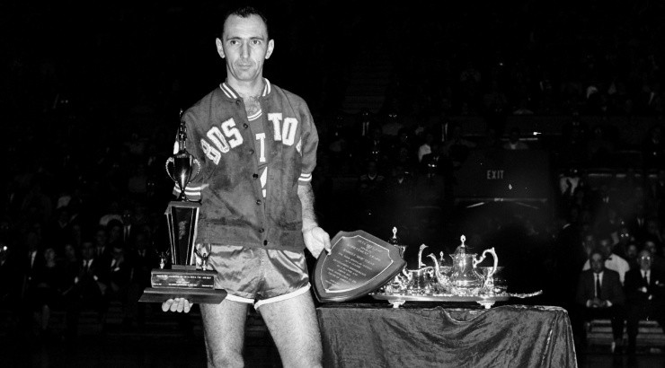 Bob Cousy of the Boston Celtics is presented a sports achievement award in 1963. (Getty)