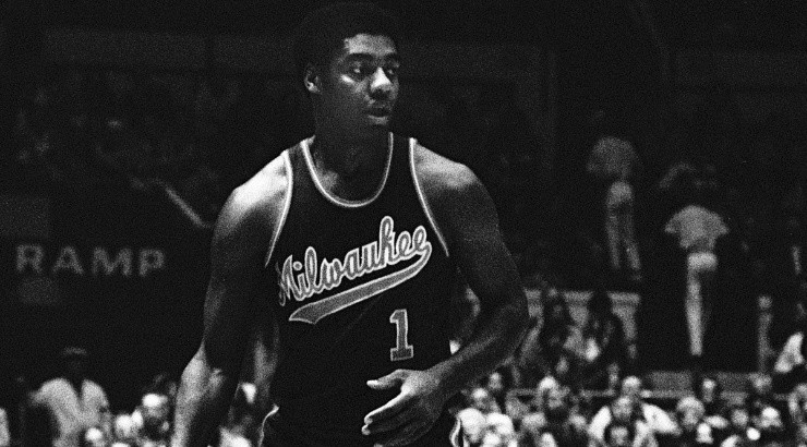 Oscar Robertson of the Milwaukee Bucks during an NBA Basketball game against the New York Knicks in 1973. (Getty)