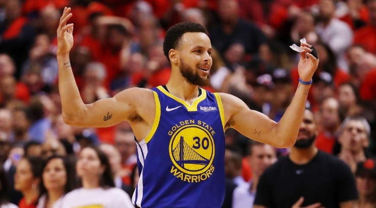 Stephen Curry of the Golden State Warriors reacts against the Toronto Raptors. (Getty)