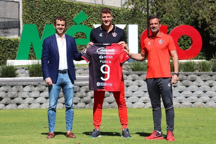 Julio Furch, presentado en Atlas. Foto: Prensa Atlas