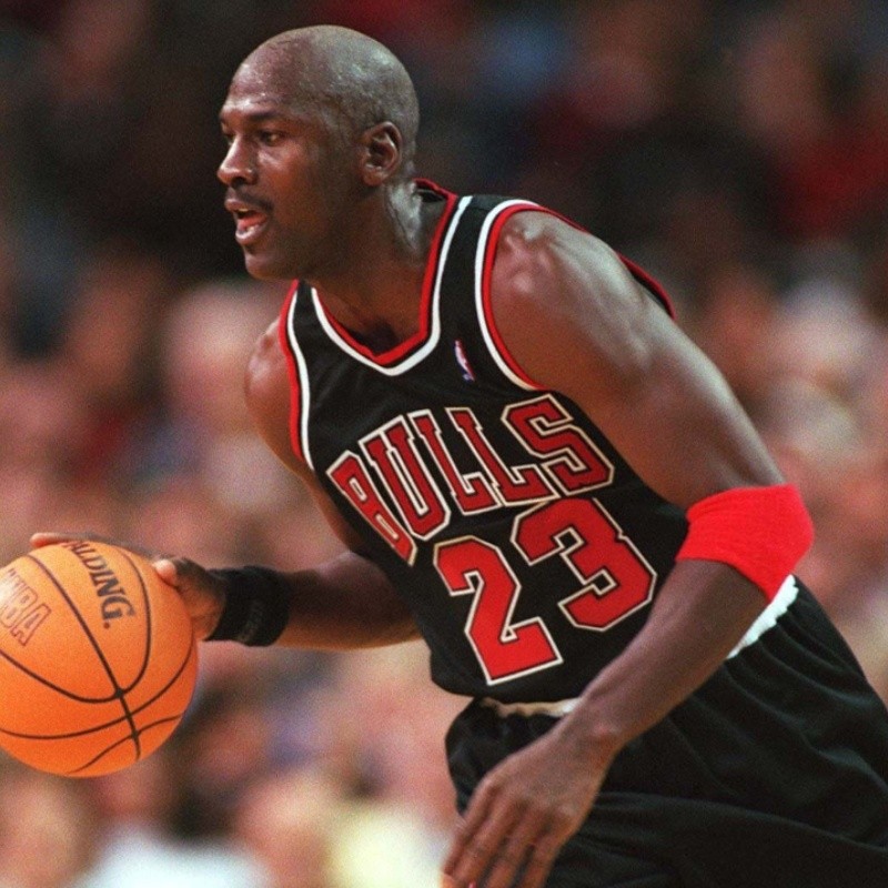hará postre Contratación Michael Jordan: When did Jordan retire and how old was he when he retired?  | NBA Player Profile