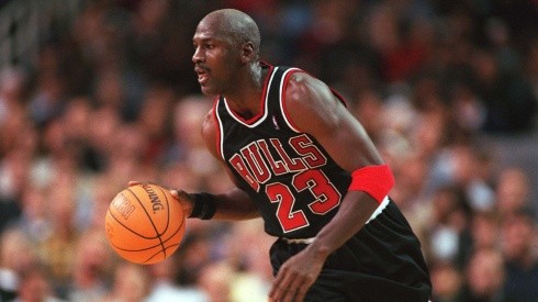 NBA Player Profile: Michael Jordan - Retirement, age, date  and reason