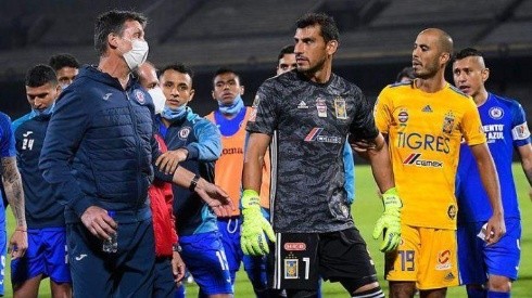 La pelea entre Siboldi y Guido Pizarro en la Copa Por México