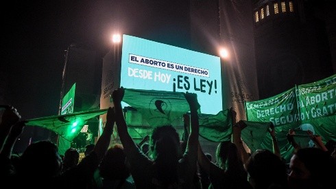 O Senado da Argentina aprovou a interrupção legal da gravidez até a 14ª semana de gestação - (Getty Images)