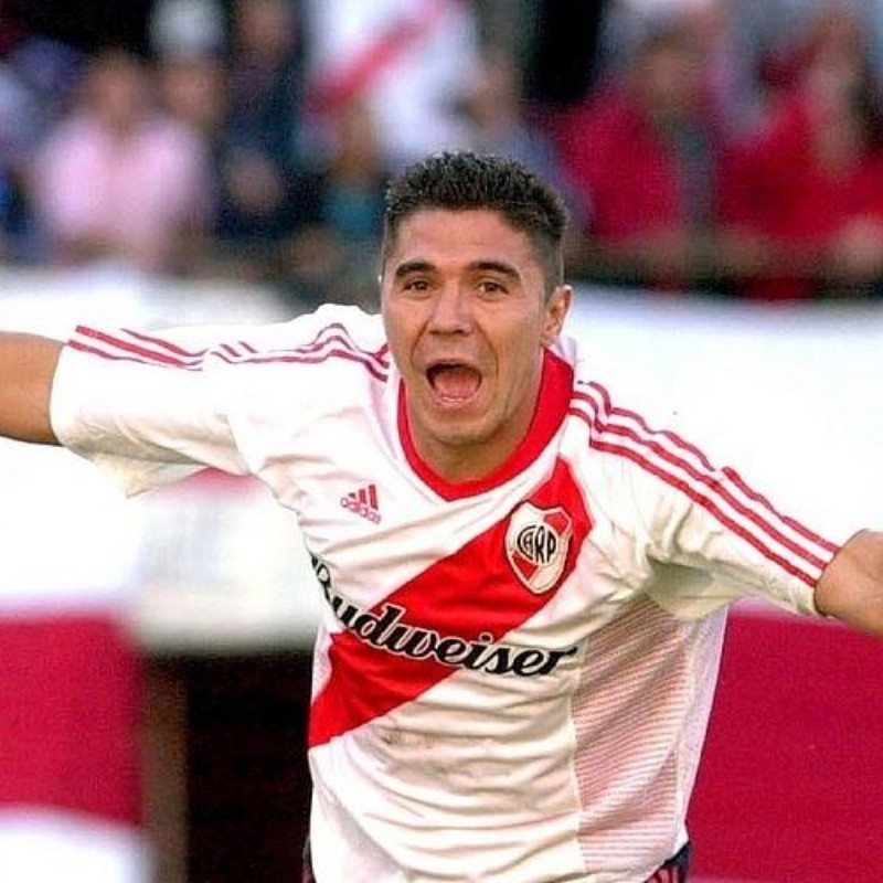 River le preguntó al Bichi Fuertes por un jugador: "Compren con los ojos cerrados"