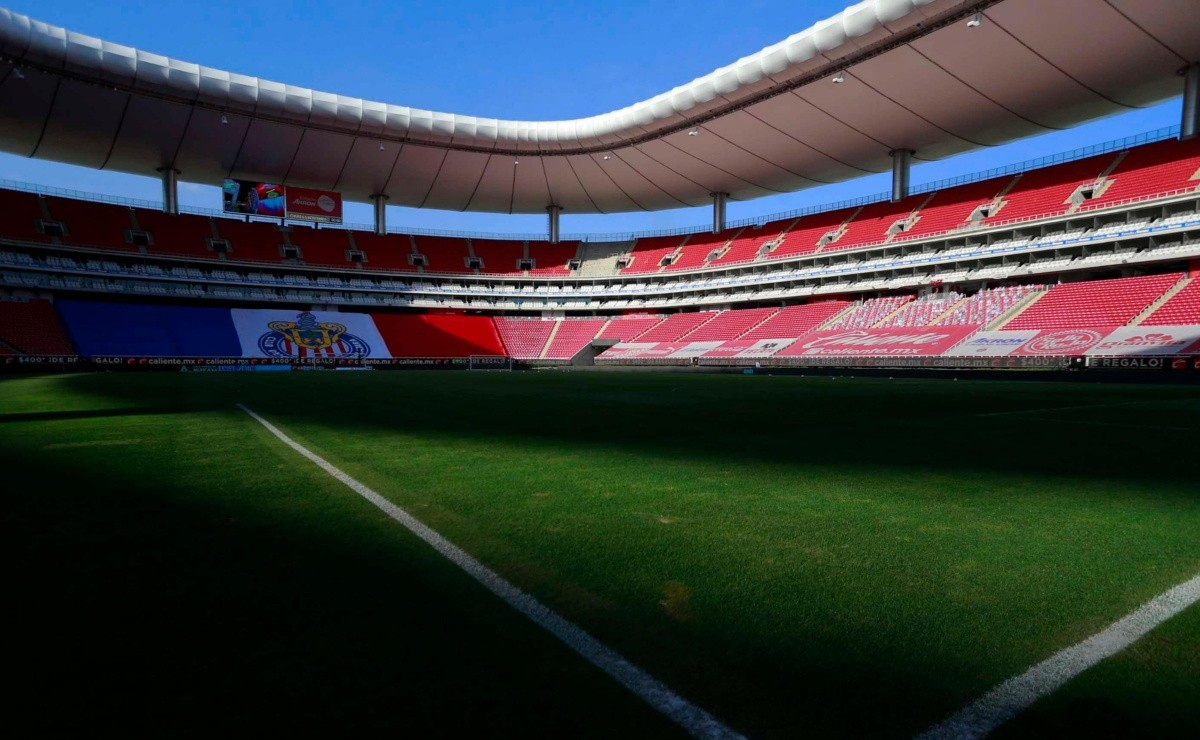 Chivas de Guadalajara jugaría sus partidos en el Estadio Akron sin
