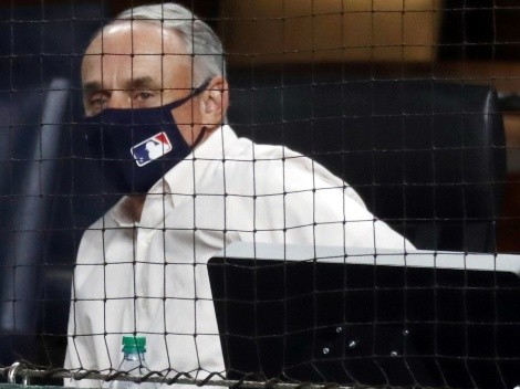 MLB amenaza con multas a quienes abran campamentos de entrenamiento por Coronavirus