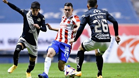 Chivas rescató un empate en la visita a Puebla para iniciar este Guard1anes 2021
