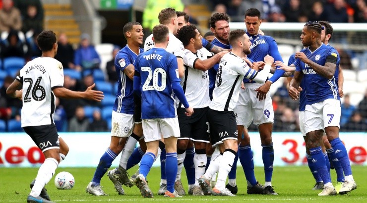 Players clash during the Sky Bet Championship match between Cardiff City and Swansea City. (Getty)