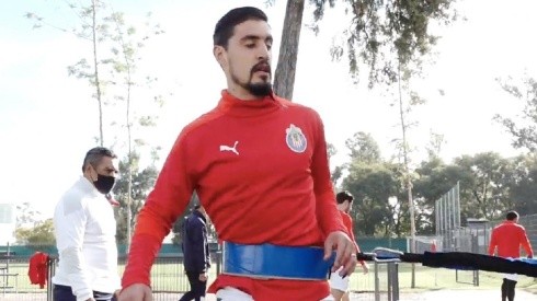 Josecarlos Van Rankin continúa entrenando con el primer equipo de Chivas y podría jugar la Liga MX si no emigra