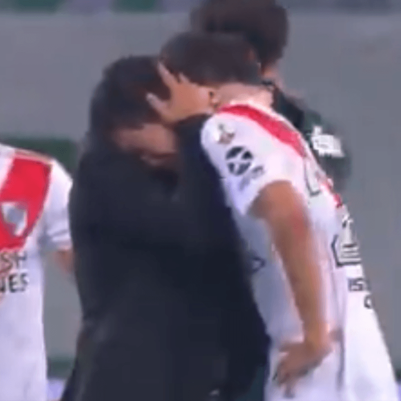 Video: Nacho Fernández se puso a llorar y Gallardo lo consoló