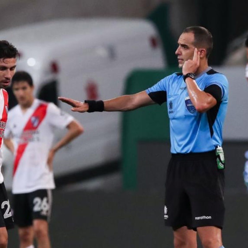 Los audios del VAR en Palmeiras-River: el gol de Montiel y los dos penales