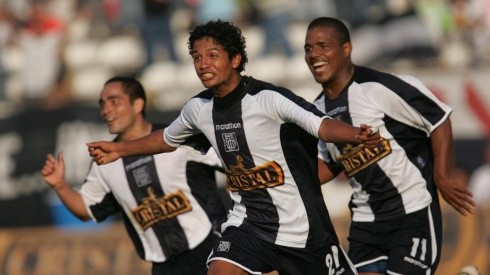 Reimond Manco debutó en el fútbol profesional con camiseta de Alianza Lima.