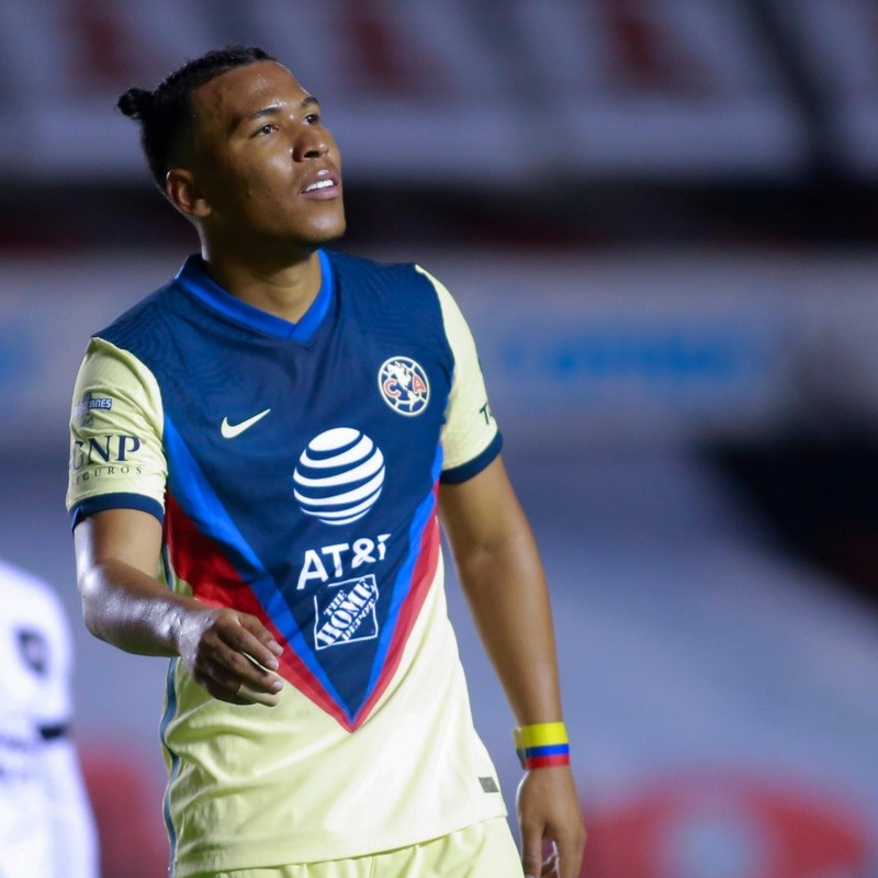 Roger Martínez viajó con América para enfrentar a Rayados de Monterrey