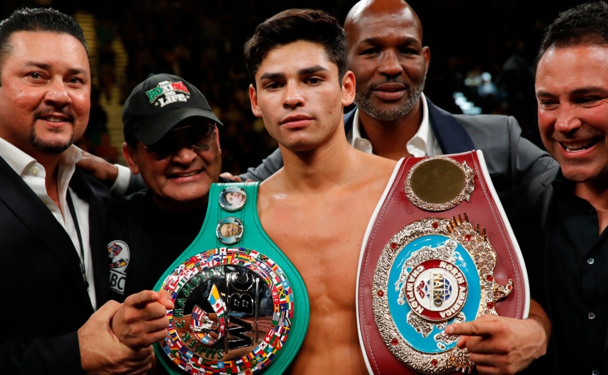 Boxing How much does Ryan Garcia weigh?