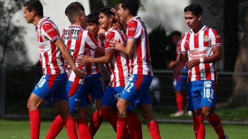 La Sub-20 de Chivas remontó un marcador adverso con cinco goles en el segundo tiempo del partido