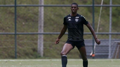 Kanu en un entrenamiento con Botafogo