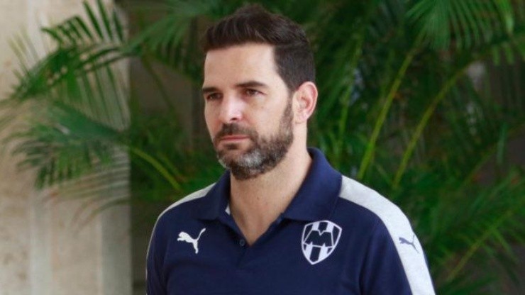 Duilio Davino se refirió a los casos de covid-19 en Rayados.