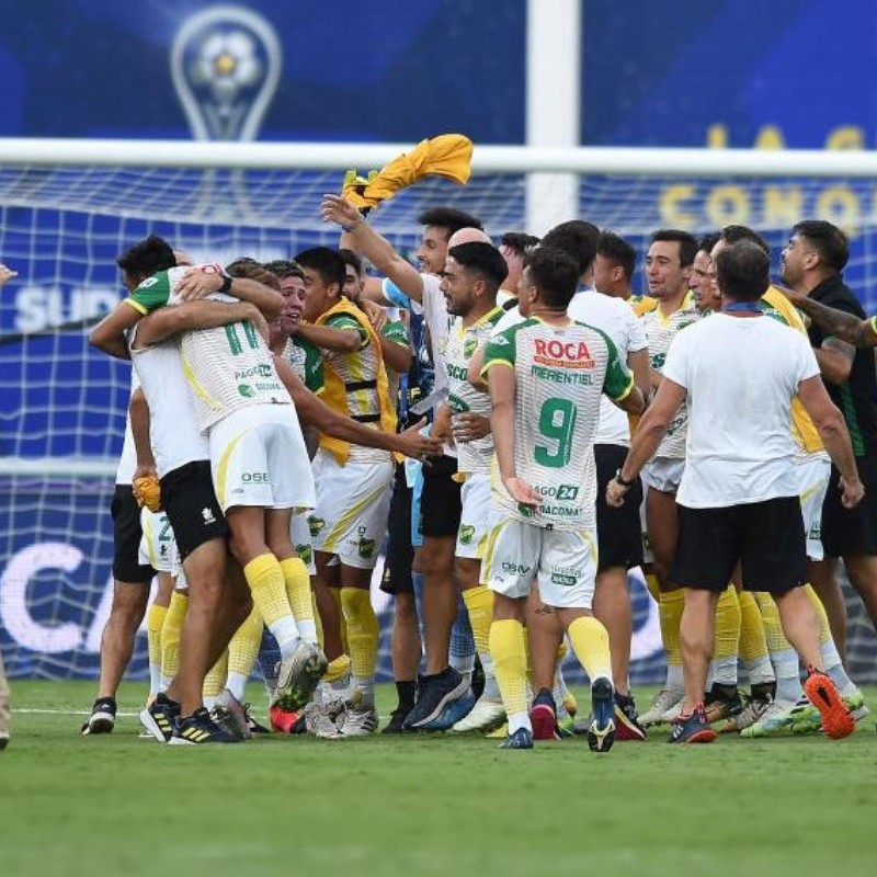 Para jugar bien al fútbol hay que ir al sur: Defensa goleó a Lanús y es campeón de la Sudamericana