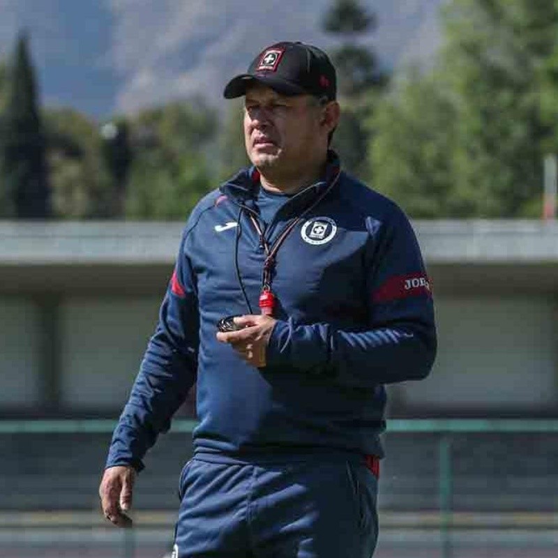 En México ya le buscan remplazo a Juan Reynoso para el Cruz Azul