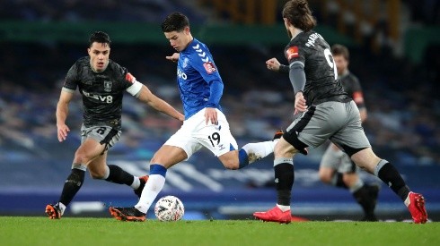Everton, con James como figura, avanzó a cuartos de final de la FA Cup