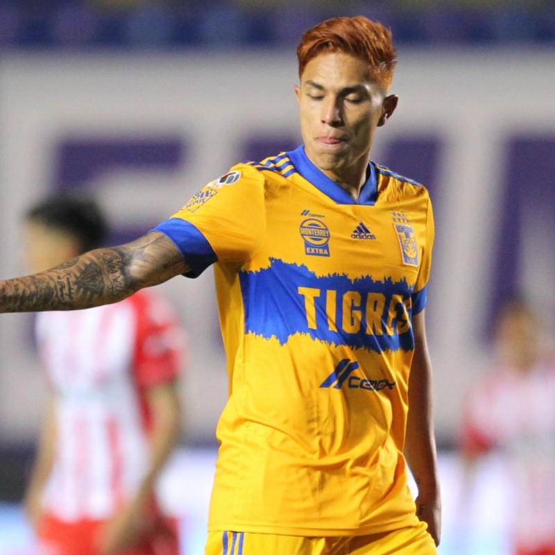 Tigres perdía ante Necaxa, pero Salcedo lo empató a minutos del descanso