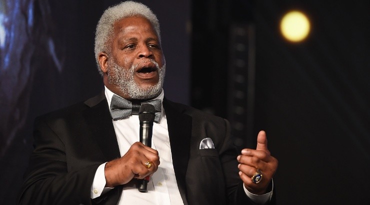 Earl Campbell speaks during the Houston Sports Awards in 2018. (Getty)