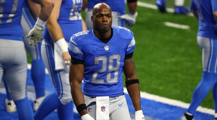 Adrian Peterson of the Detroit Lions walks off the field against the Minnesota Vikings. (Getty)