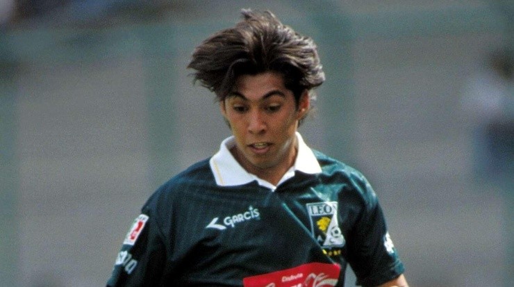 Un par de clubes a fines del milenio pasado fue lo que vivió Álvarez. Fuente: Getty Images