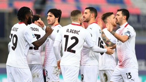 Al Milan le dieron dos penales y nadie en la Serie A puede alcanzarlo