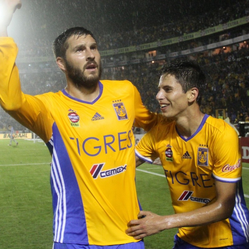 El curioso mensaje de Jürgen Damm a André-Pierre Gignac en pleno vuelo