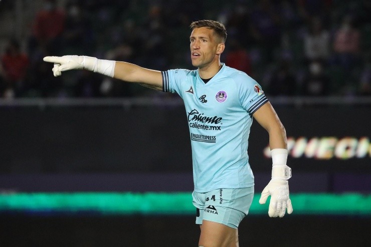 NICOLAS VIKONIS MAZATLAN