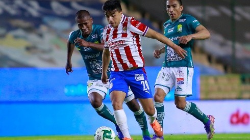 Chivas vestirá su uniforme alternativo por primera vez en la visita al Estadio Nou Camp en Guanajuato