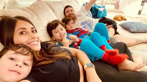 Las 3 fotos que subió Antonela Rocuzzo junto a Messi y sus hijos