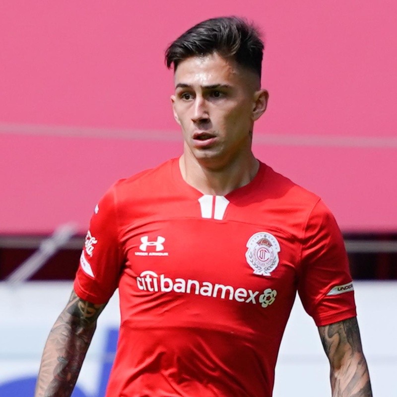 Pablo López mete presión a Hernán Cristante para ser titular en Toluca