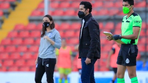 Los entrenadores de ambos equipos reaccionaron ante la indebida acción de Carolina Jaramillo al final del partido en Querétaro