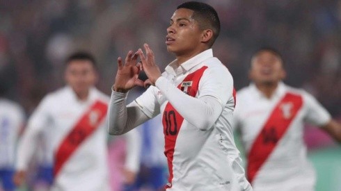 Quevedo jugó en la Selección Peruana, tanto en menores como la mayor.