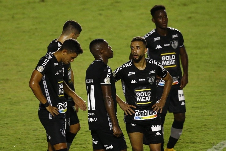 Montenegro se pronuncia sobre rebaixamento do Botafogo, e chama