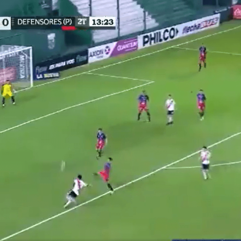 Video: Angileri la agarró de aire y metió su primer gol(azo) en River