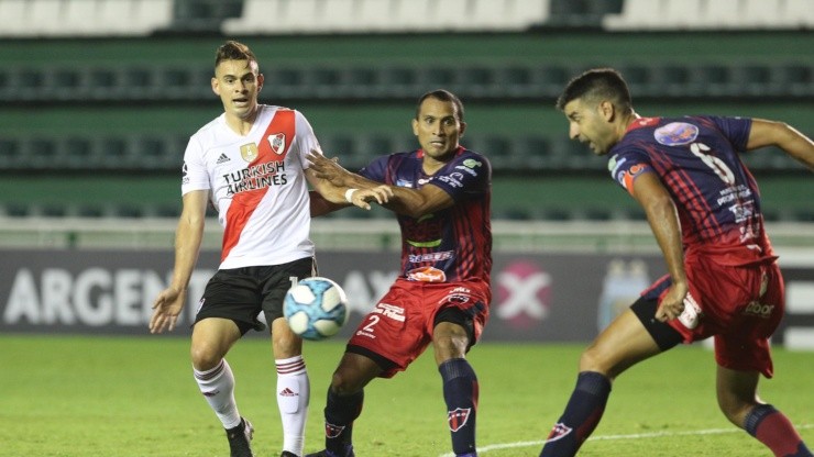 Los jugadores del Depro no se fueron sin su foto con los de River