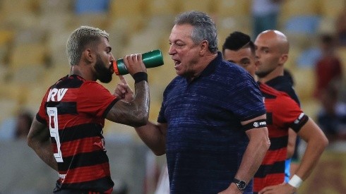 Abel Braga com Gabigol na época que treinava o Flamengo — Foto: Getty Images