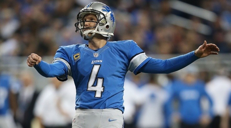 Jason Hanson of the Detroit Lions kicks an extra point against the Chicago Bears. (Getty)