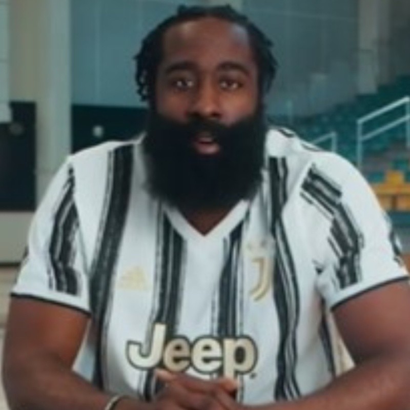 Como nunca viste a Harden: saludó en español a un futbolista argentino