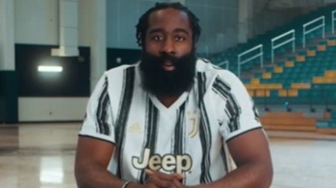 James Harden con el jersey de Juventus (Foto: @paulodybala)