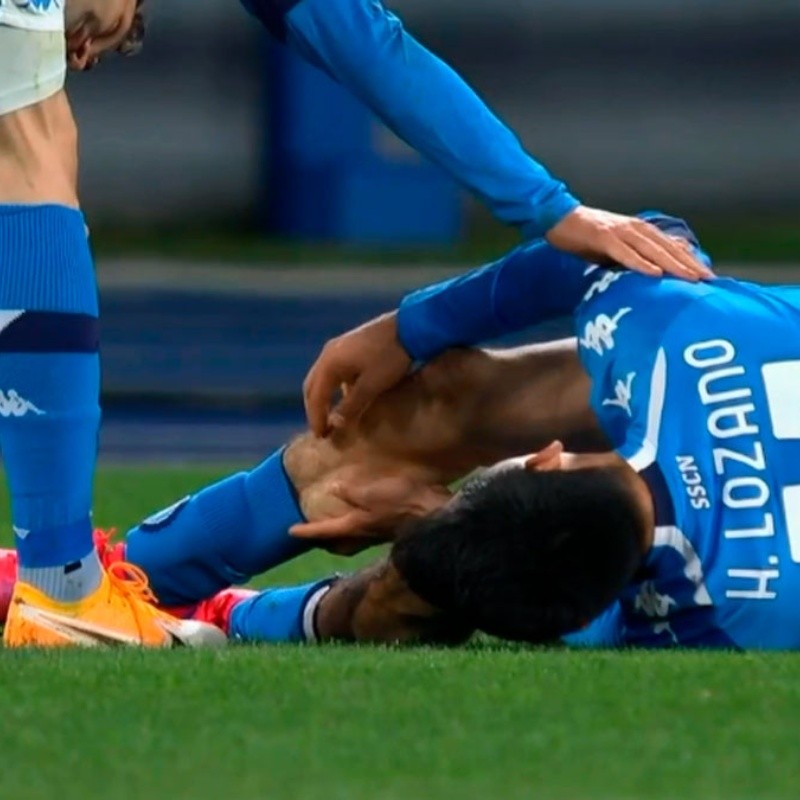 VIDEO: Cuadrado le da criminal patada al 'Chucky' Lozano en el Napoli vs. Juventus