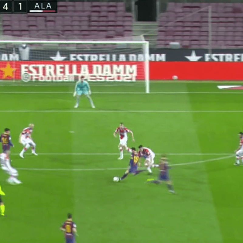 El hombre que hacía fácil lo difícil: terrible golazo de Messi para el 4 a 1 del Barca