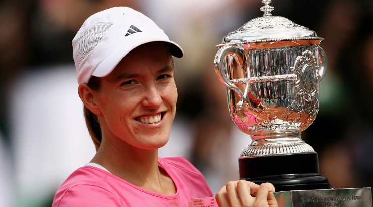 Justine Henin of Belgium holds the trophy after winning the 2007 French Open. (Getty)